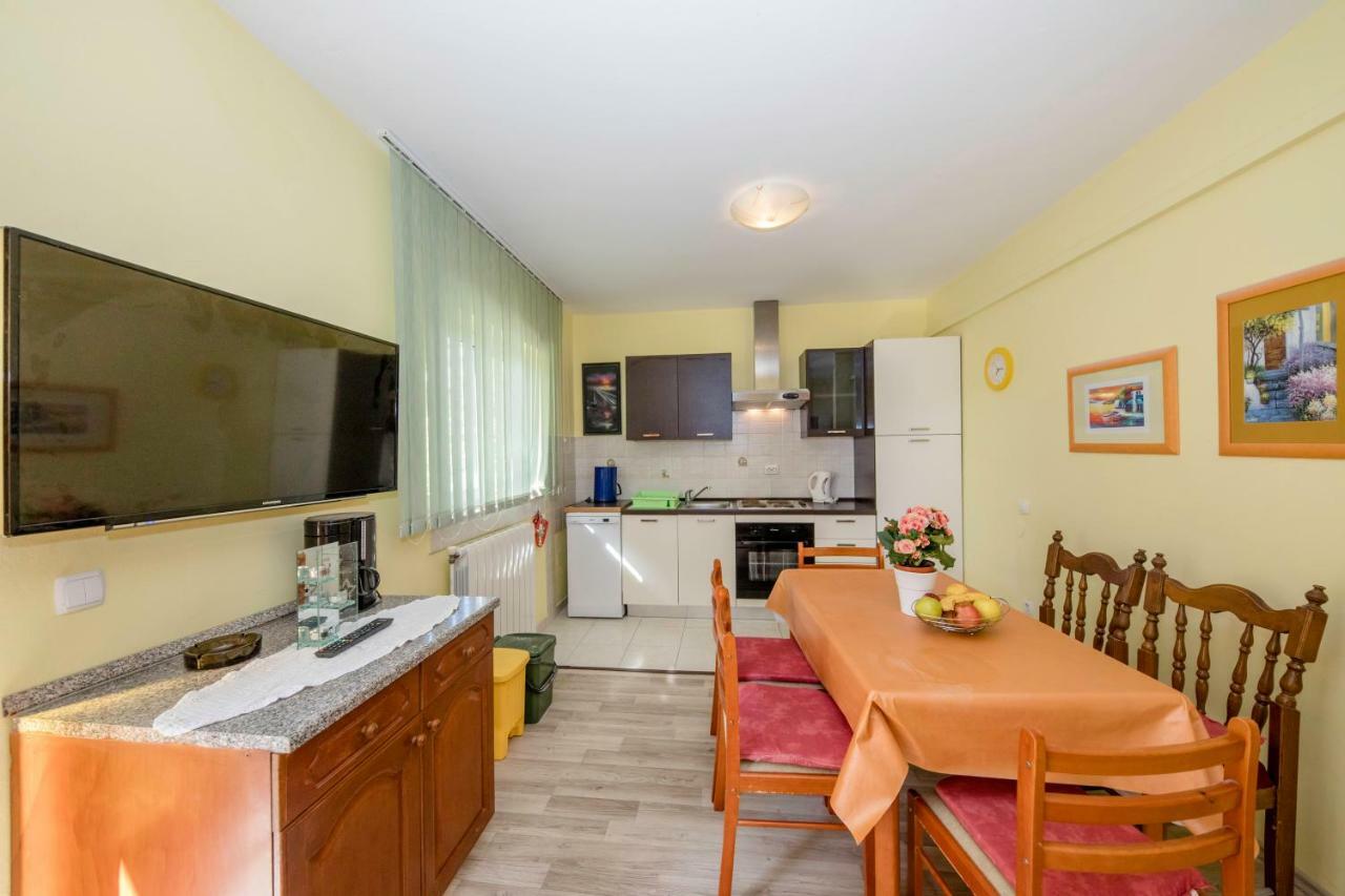 Apartment Marina ラブ エクステリア 写真